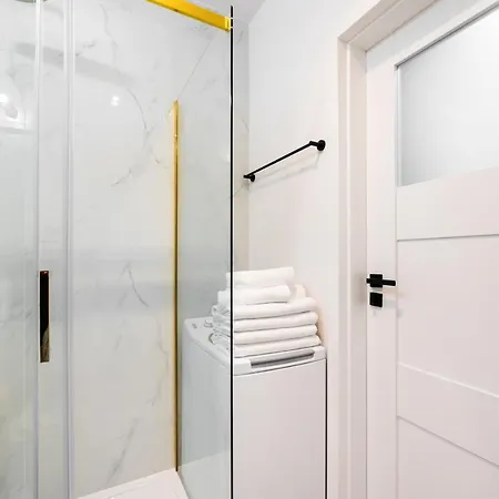 Zoliborz Elite By Bookinghost