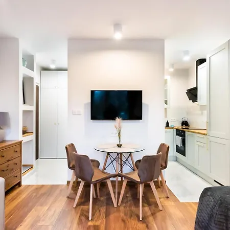 Zoliborz Elite By Bookinghost