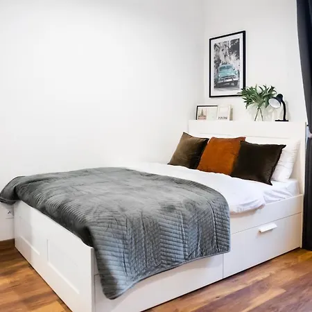 Zoliborz Elite By Bookinghost 华沙